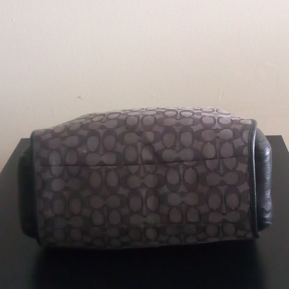 Coach - Picture 6 of 6